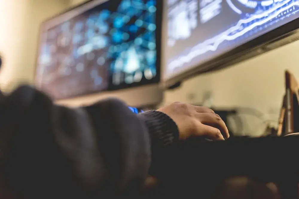 ゲームクリエイターとは？年収を職種別に紹介！年収を上げる方法も解説